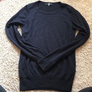 Navy Uniqlo Sweater